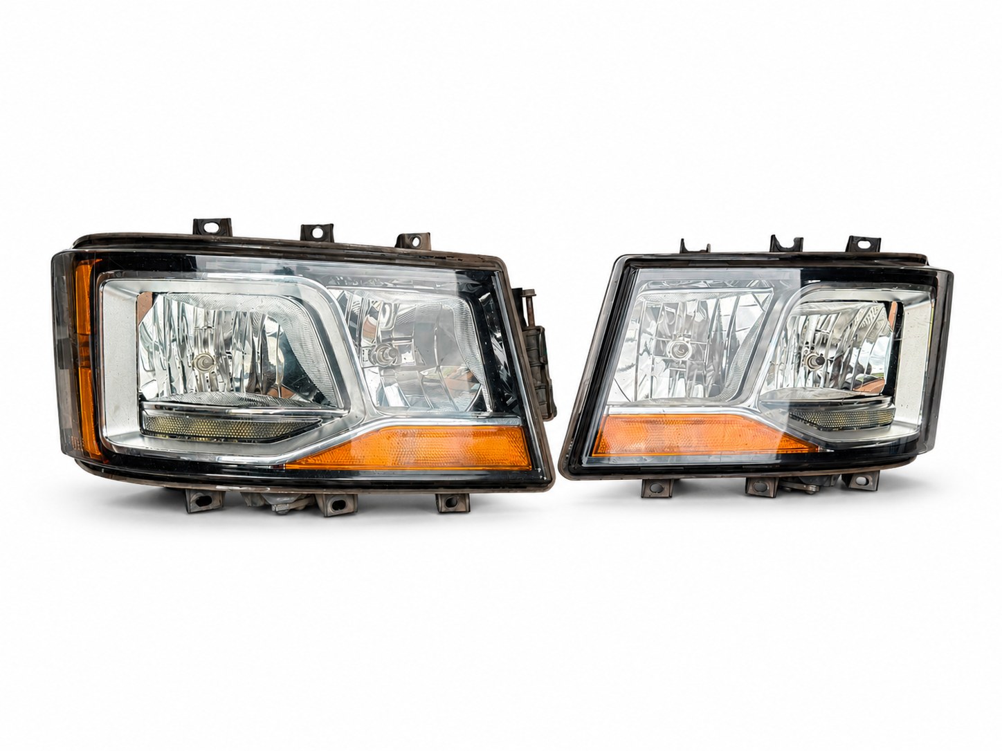 Par de faros delanteros Scania Nueva Generación (NTG) usados